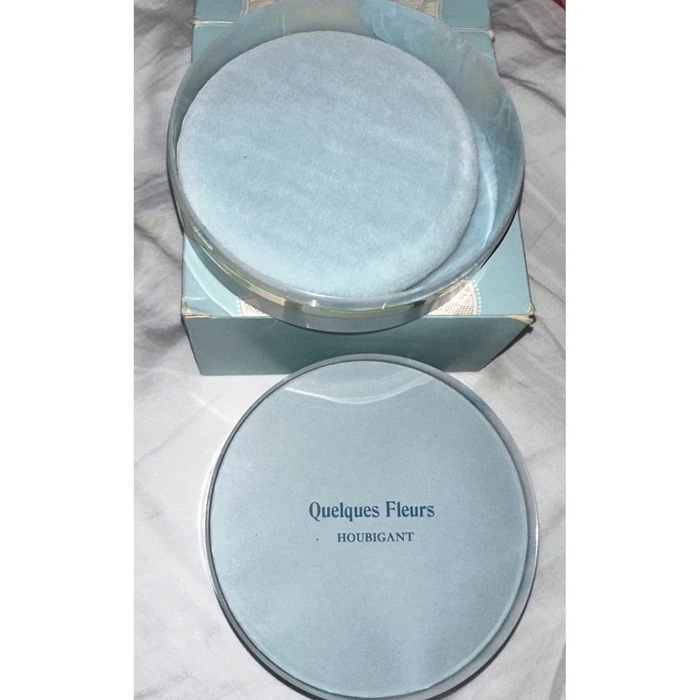 Vintage Houbigant Queiques Fleurs Dusting Powder‎